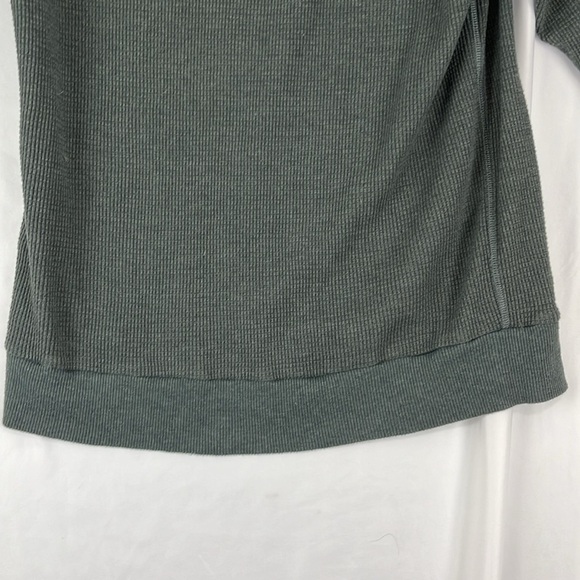 Aritzia TNA Forest Green Waffle Knit Long-Sleeved Shirt - Picture 10 of 11